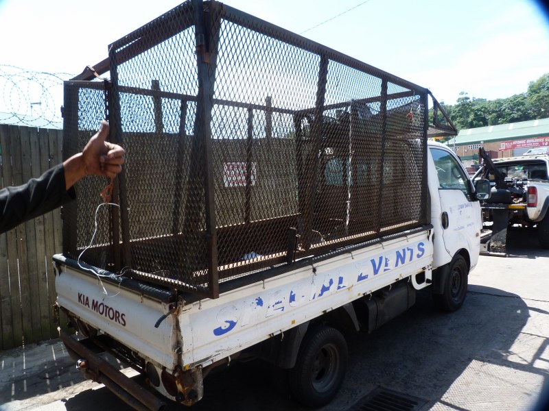 Kia K2700 2.7 1.3 Ton Workhorse Manual White - 2006 STRIPPING FOR SPARES - Private Seller