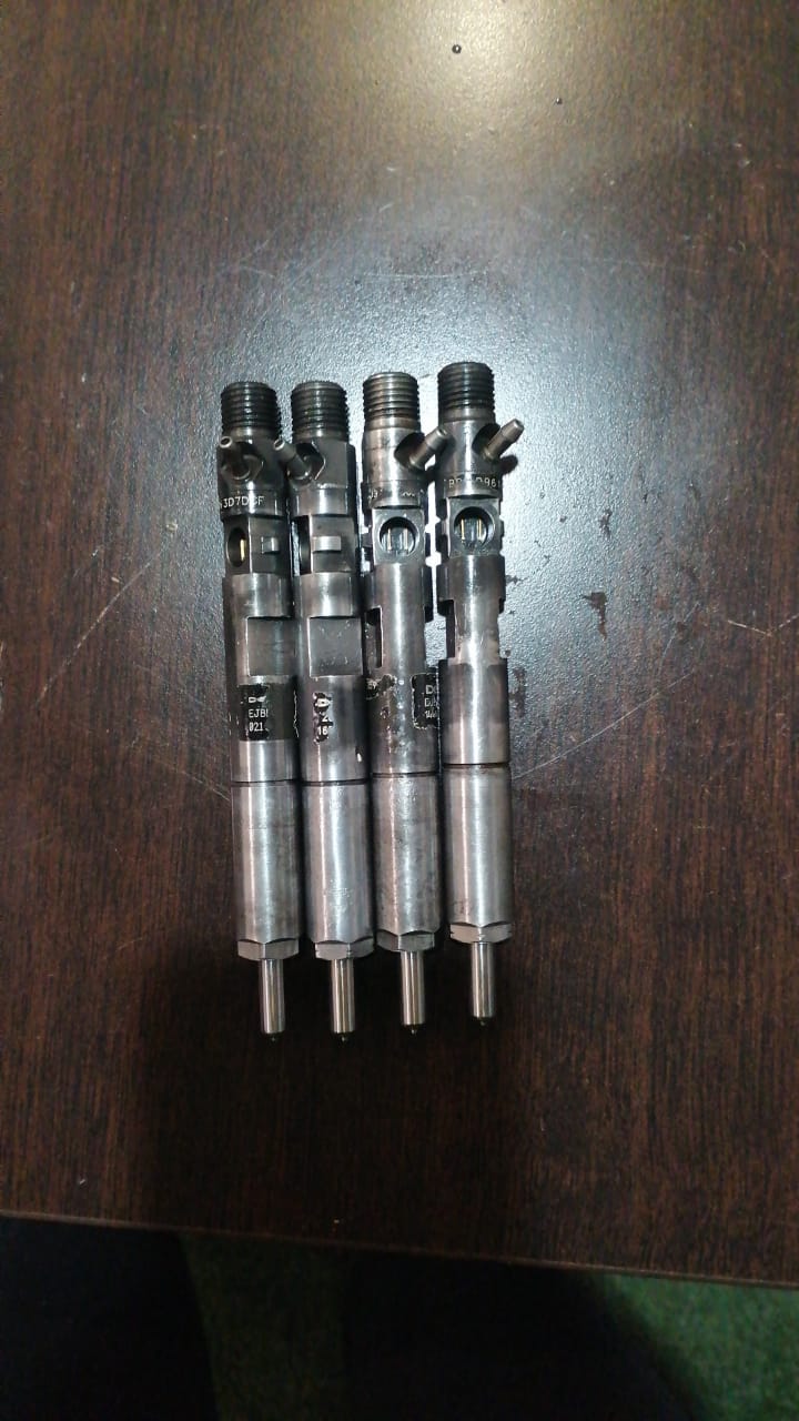 NISSAN Np200 DIESEL INJECTORS - Private Seller