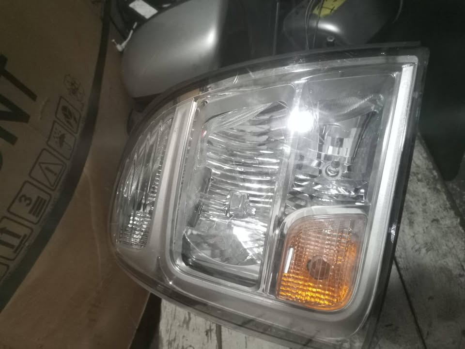 Hyundai H1 handlight - Private Seller