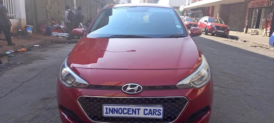 2017 HYUNDAI i20 1.2 MOTION, MANUAL, MAROON COLOUR, 72000KM. LEATHER SEATS