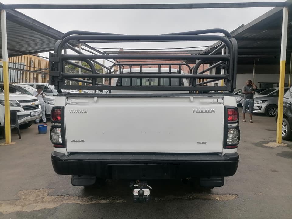2013 Toyota Hilux 2.5D D4D 4x4 Single Cab High Rider with a leather seat