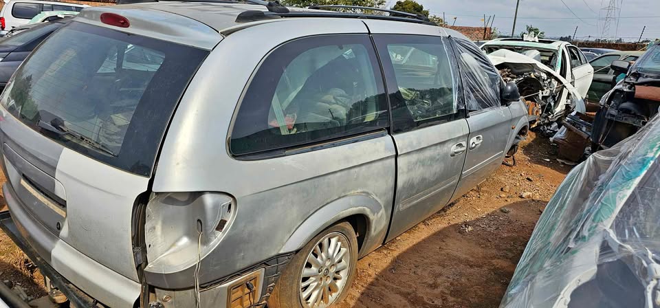 2004 CHRYSLER VOYAGER 3.3 V6 STRIPPING AS SPARES - Private Seller 2004 CHRYSLER VOYAGER 3.3 V6 STRIPPING AS SPARES - Private Seller