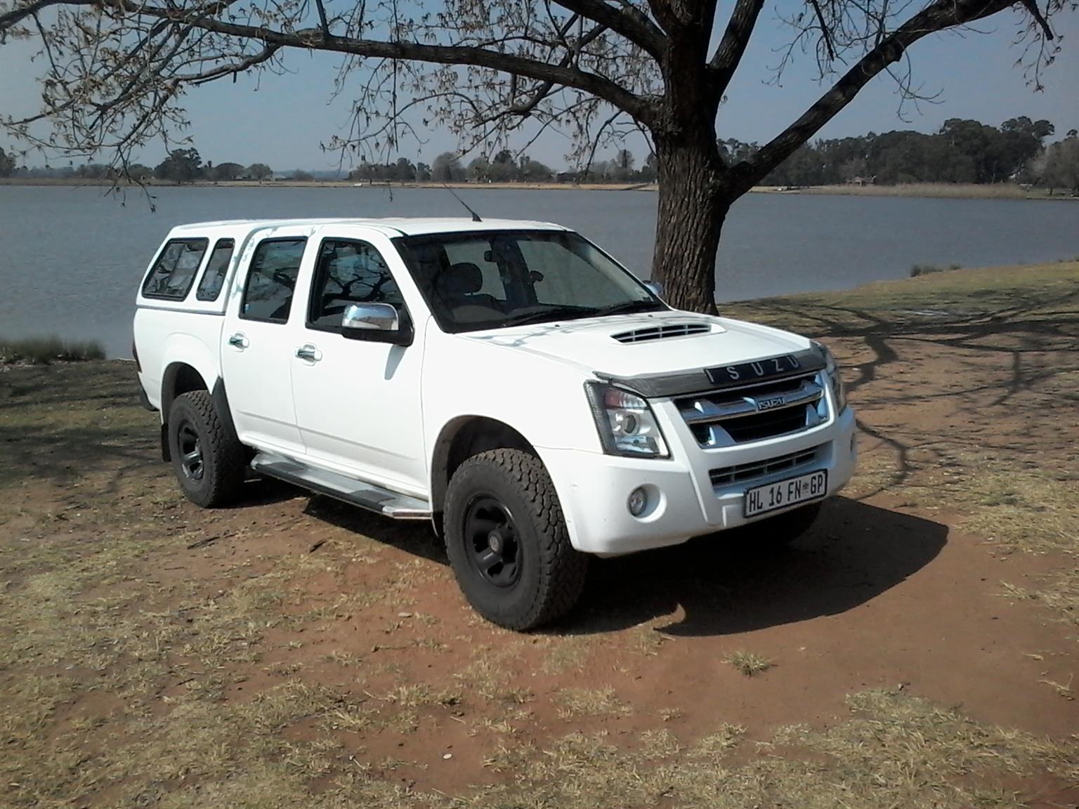 2012 Isuzu KB double cab KB 300 D TEQ LX P/U D/C