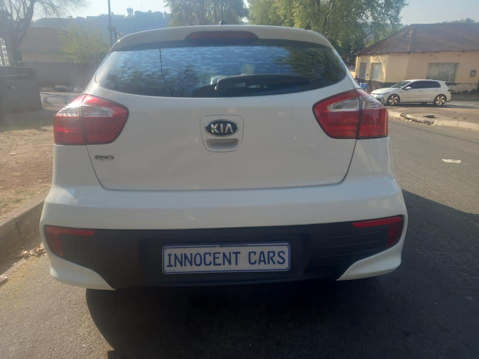 2016 KIA RIO HATCHBACK 1.2 ENGINE PETROL, MANUAL, MILEAGE 85000KMS, WHITE COLOR,