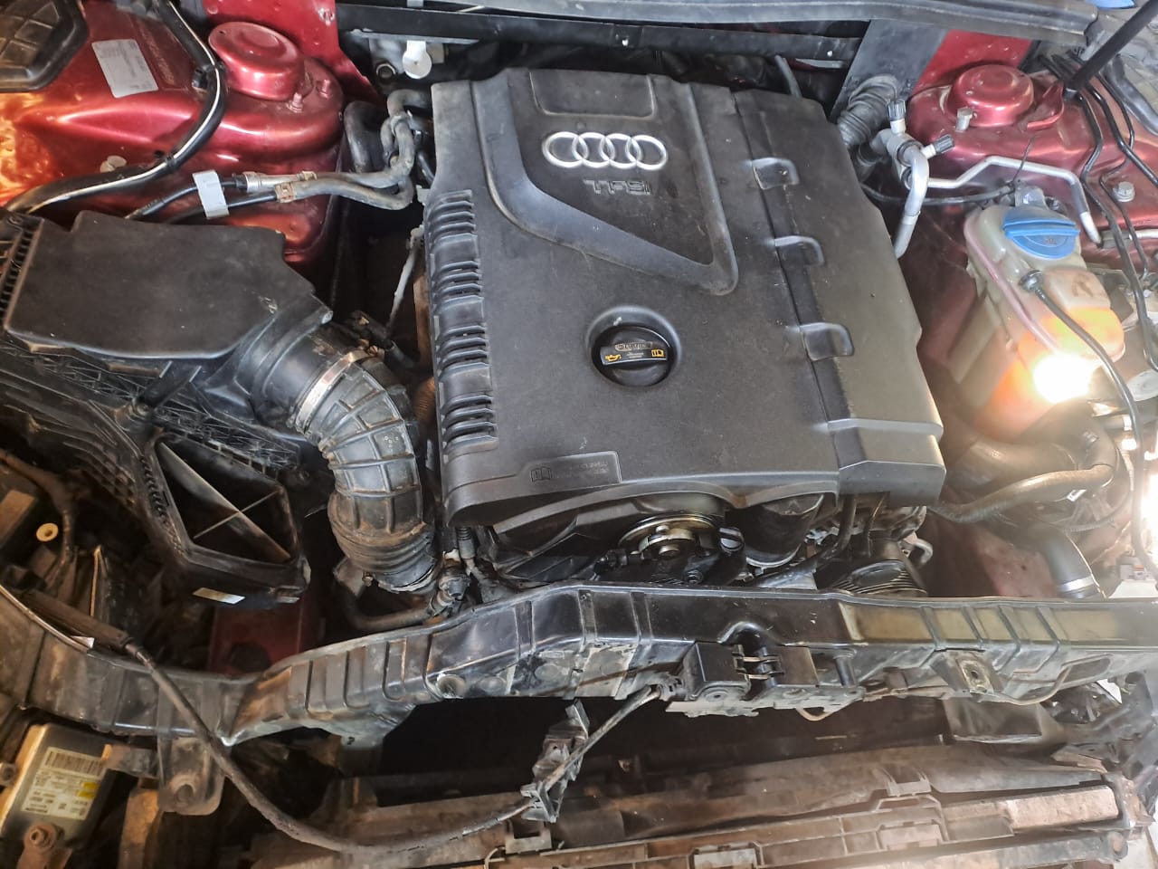 AUDI B8 1.8T .ACCIDENT DAMAGED