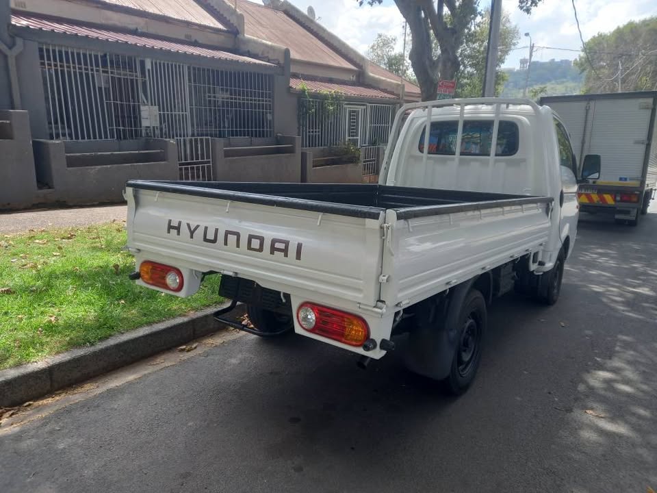 Hyundai H100 2.6 DIESEL, White