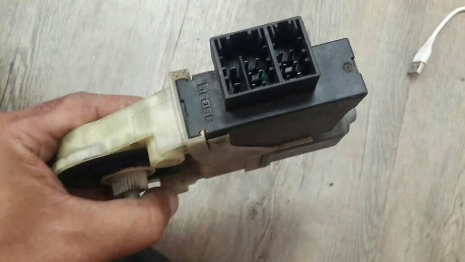 Polo Vivo Electric Window Winder Motor