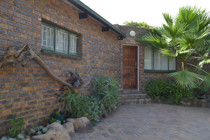 Fully furnished 1 bedroom garden flat for rent. The Reeds Centurion