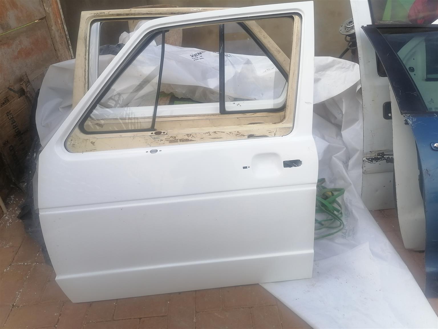 Golf 1 doors white - Private Seller