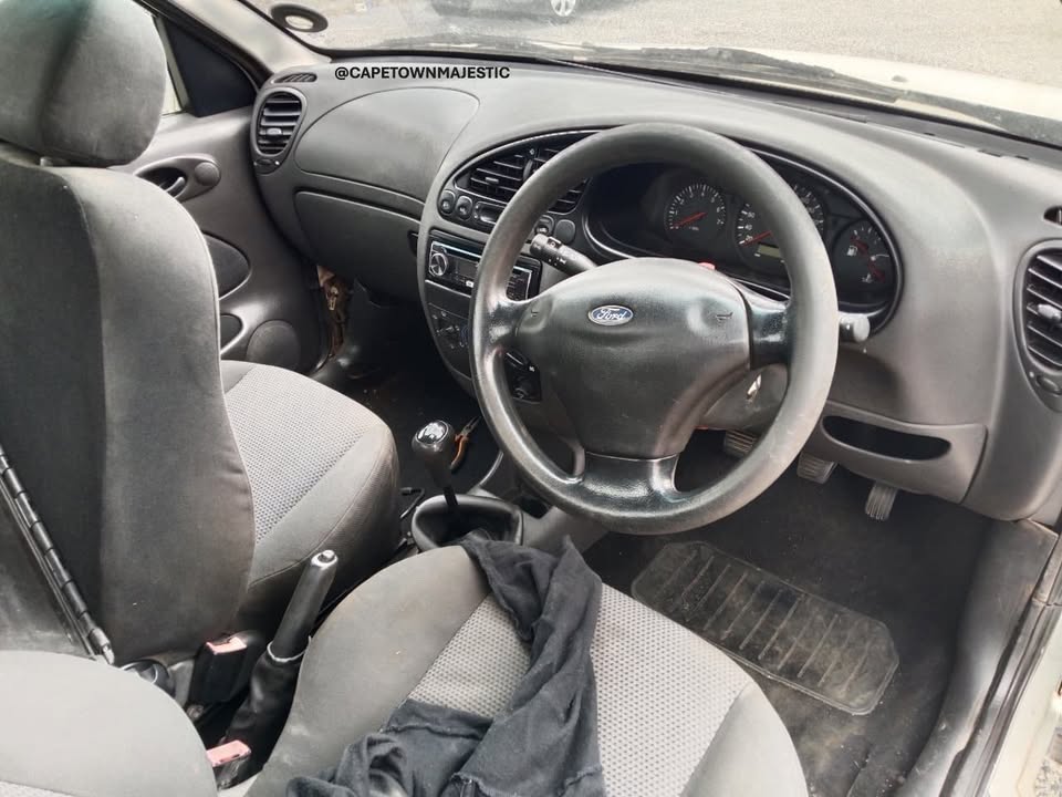 FORD ROCAM BANTAM 1.6i XLT - INTERIOR PARTS FOR SALE - Private Seller FORD ROCAM BANTAM 1.6i XLT - INTERIOR PARTS FOR SALE - Private Seller