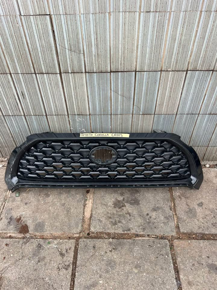Toyota Corolla Cross Grill - Private Seller Toyota Corolla Cross Grill - Private Seller