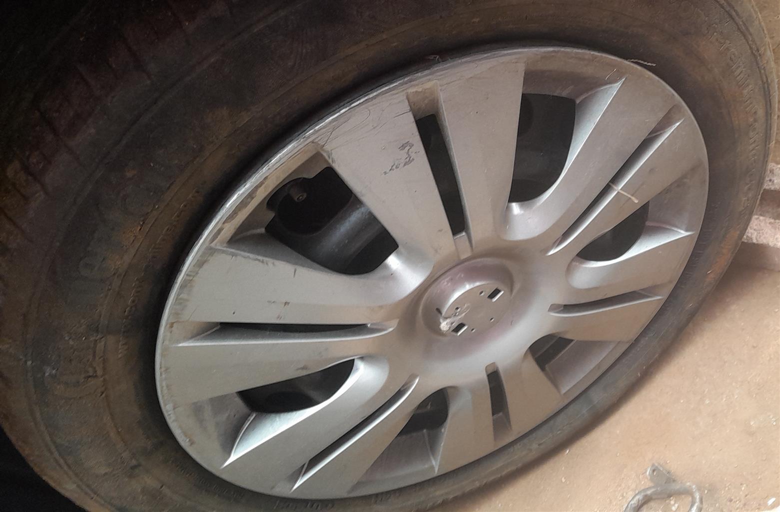 Stripping Mazda 3   1.6 - Private Seller