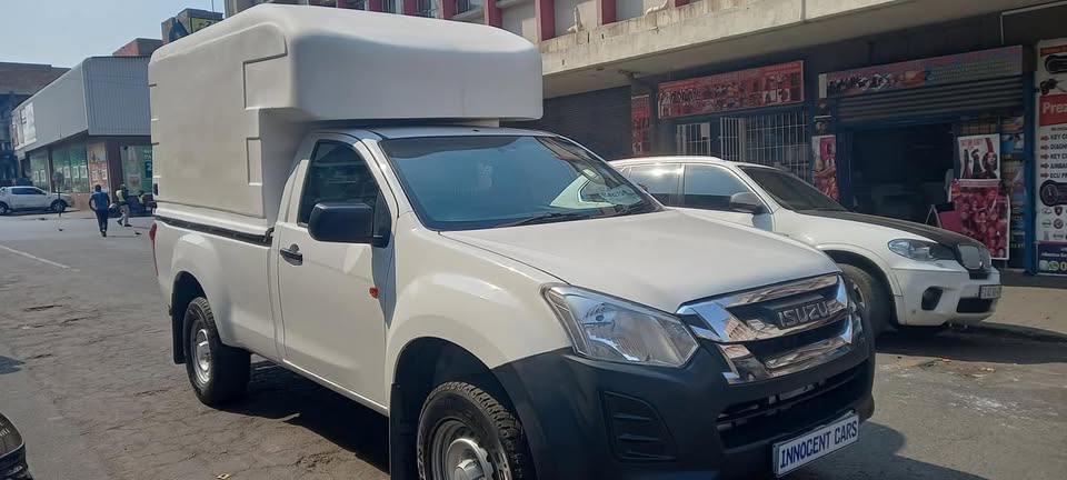 2018 ISUZU KB250 DIESEL, MANUAL TRANSMISSION, SINGLE CAB WITH CANOPY