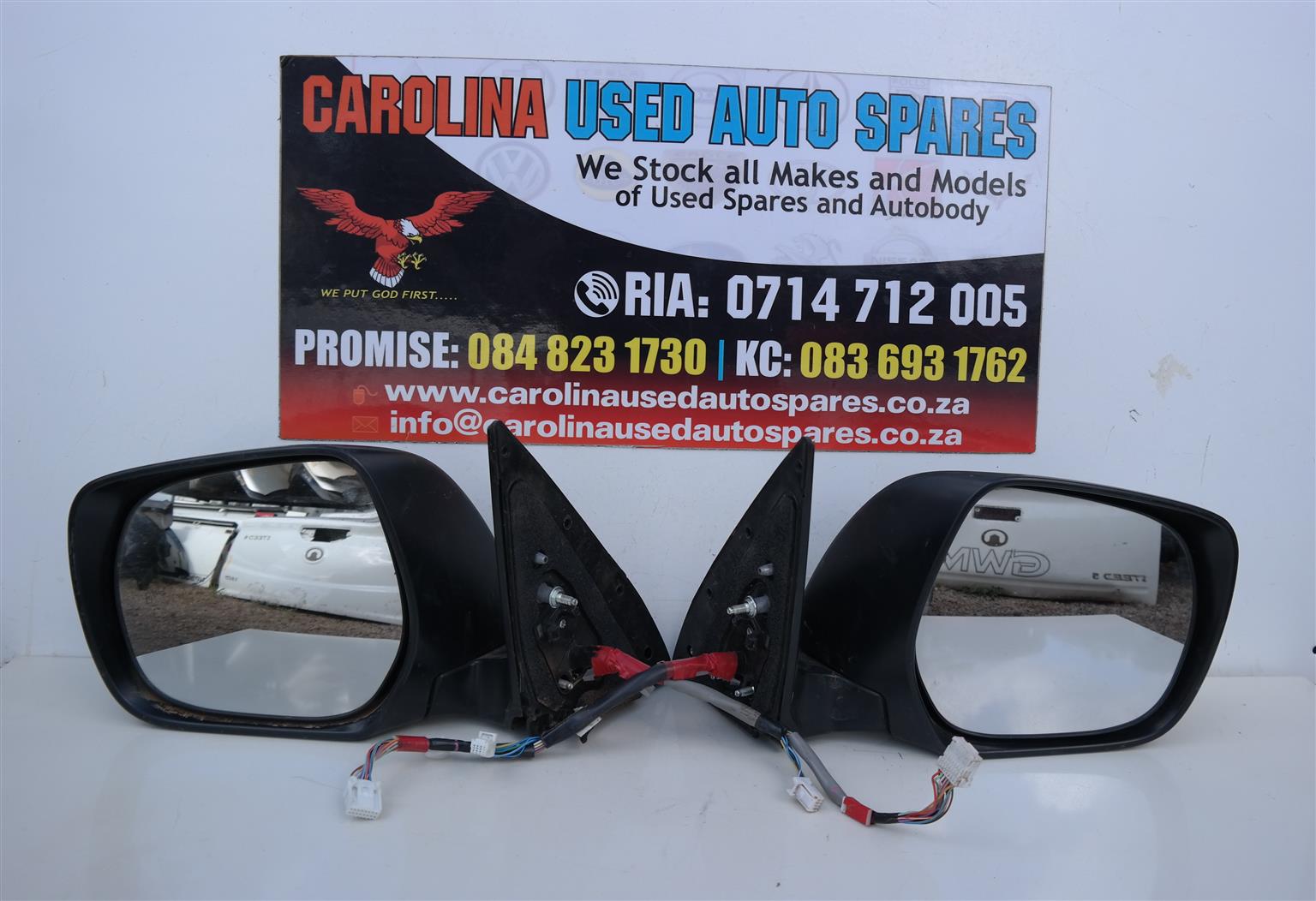 Toyota Land Cruiser left and right side mirror with camera(no cover) - Private Seller Toyota Land Cruiser left and right side mirror with camera(no cover) - Private Seller