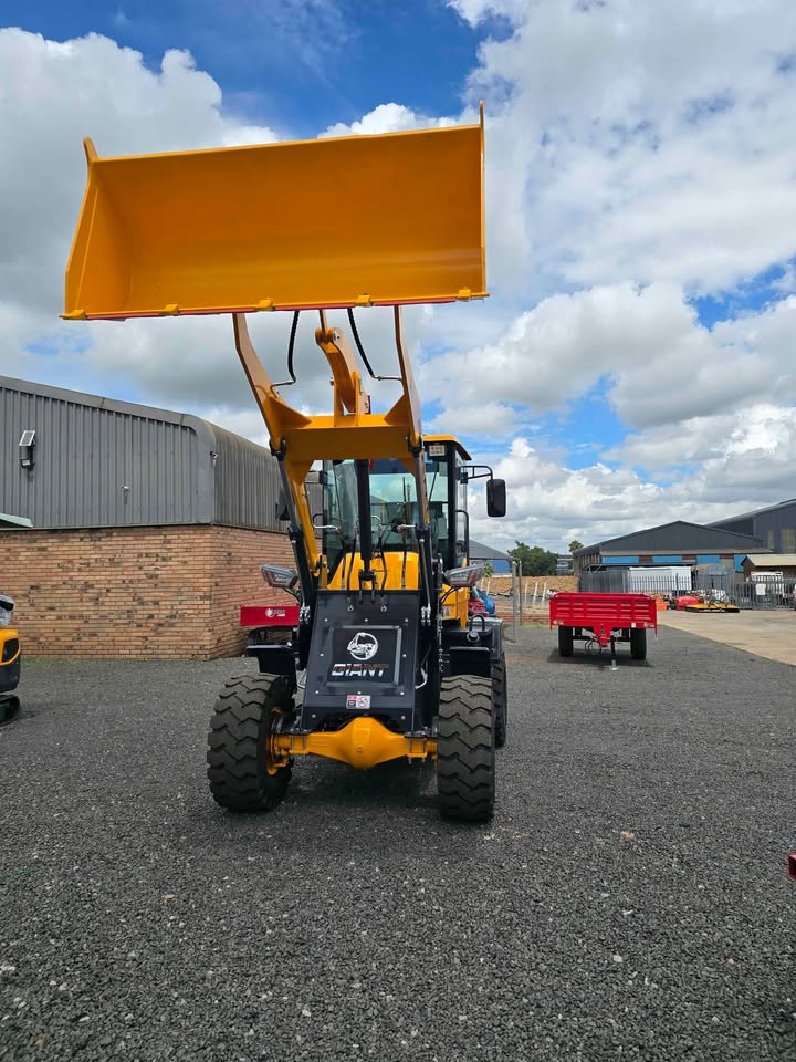 New Giant G936 1.8 ton wheel loaders for sale | Junk Mail Marketplace