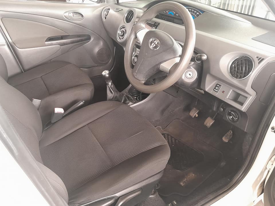 2017 TOYOTA ETIOS 1.5 MANUAL