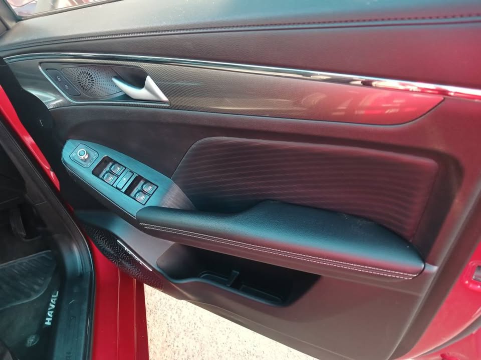 2023 HAVAL JOLION 1.5T  Transmission: Automatic  Mileage: 20000km  Fueltype: Petrol  Maroon