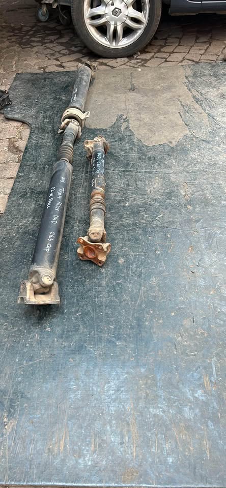 Toyota Hilux D4D Super Cab 4x4 PropShaft Set For Sale @Circle 7 Used Parts Call or WhatsApp - Private Seller