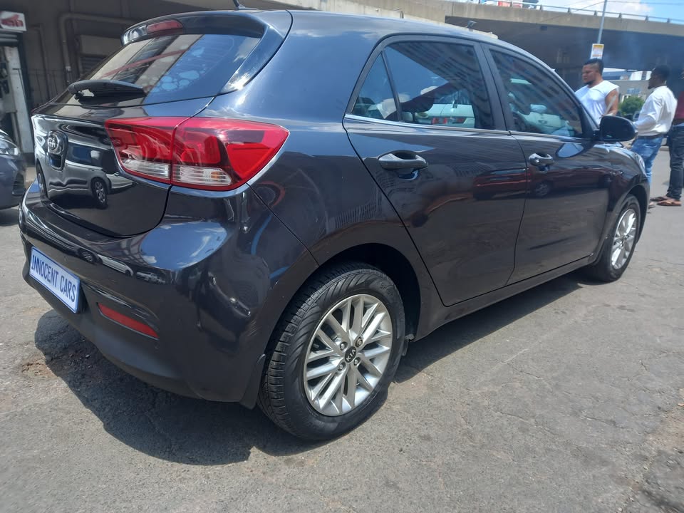 2018 KIA RIO, 1.2 PETROL, MANUAL TRANSMISSION 6SPEED, GREY COLOUR,  MILEAGE 86000KMS