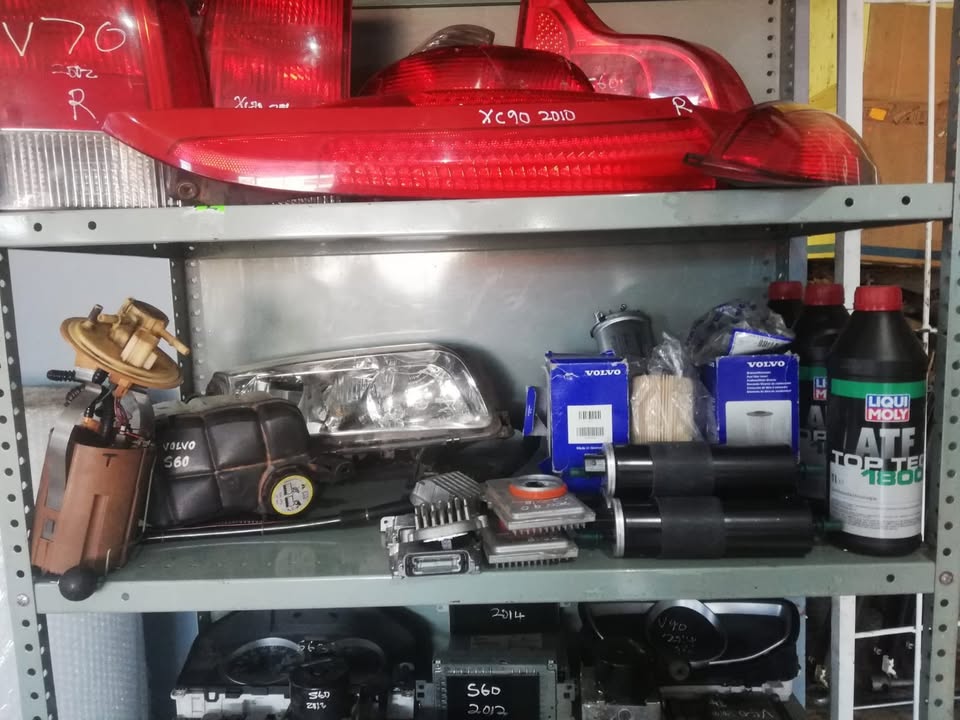 Volvo Tailights and Headlights for Sale Delivery Countrywide - Private Seller