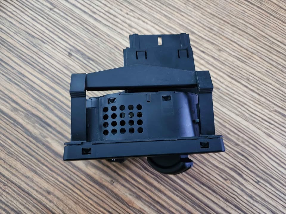 FORD FIESTA MK6 HEAD LIGHT SWITCH- OEM - Private Seller FORD FIESTA MK6 HEAD LIGHT SWITCH- OEM - Private Seller