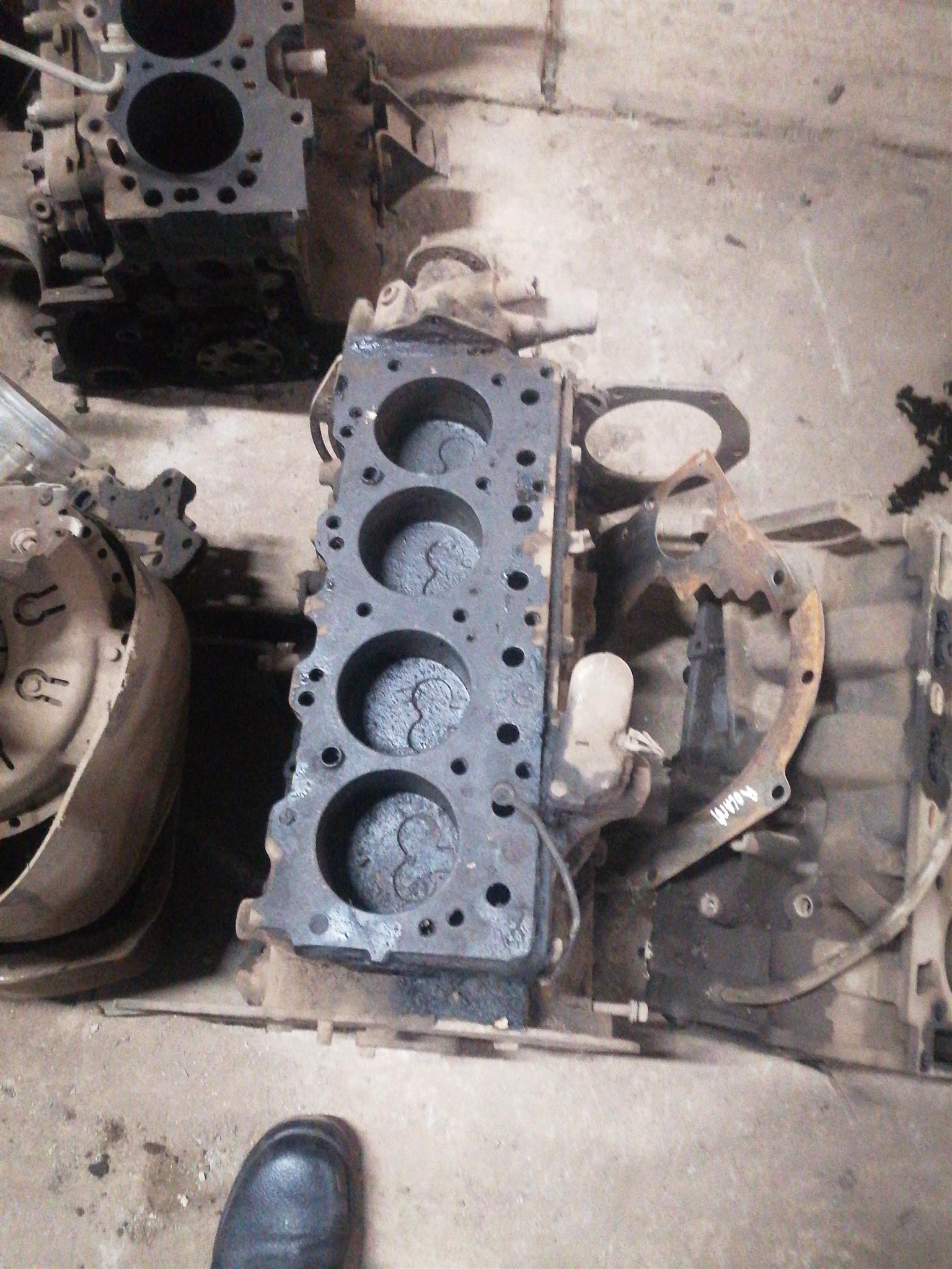 C223 isuzu block crank and pistons for sale - Private Seller