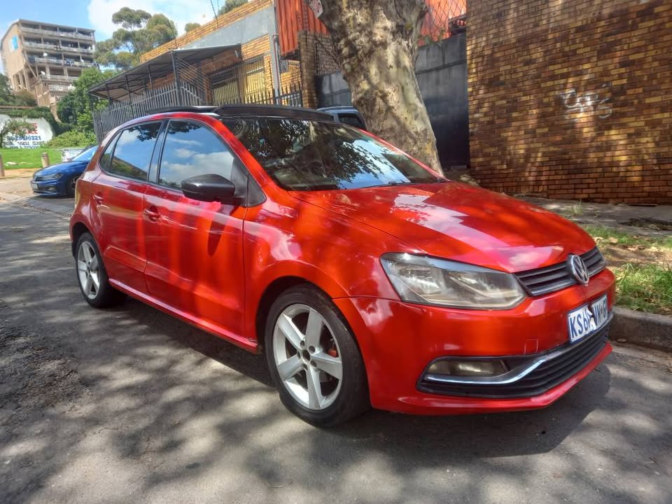 2015  VW Polo 6 Hatchback  1.4 Comfortline Petrol, Manual, Red, Sunroof