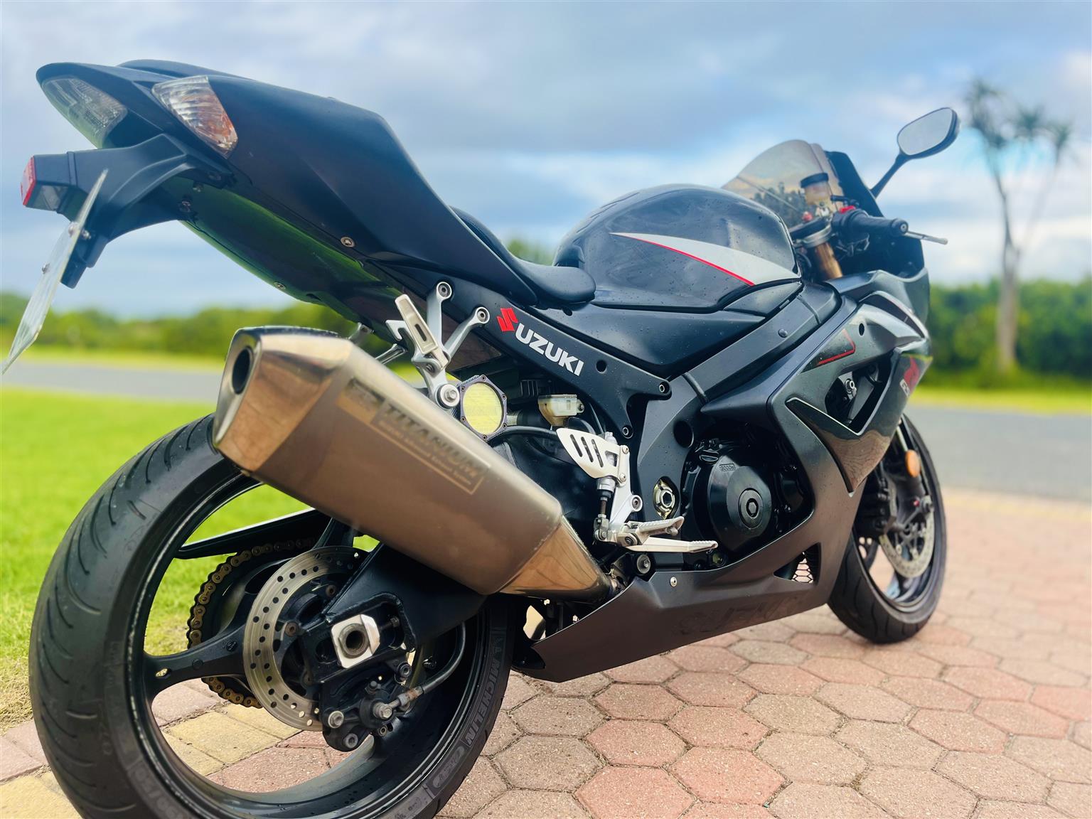 SUZUKI GSXR1000 K6 - Private Seller SUZUKI GSXR1000 K6 - Private Seller