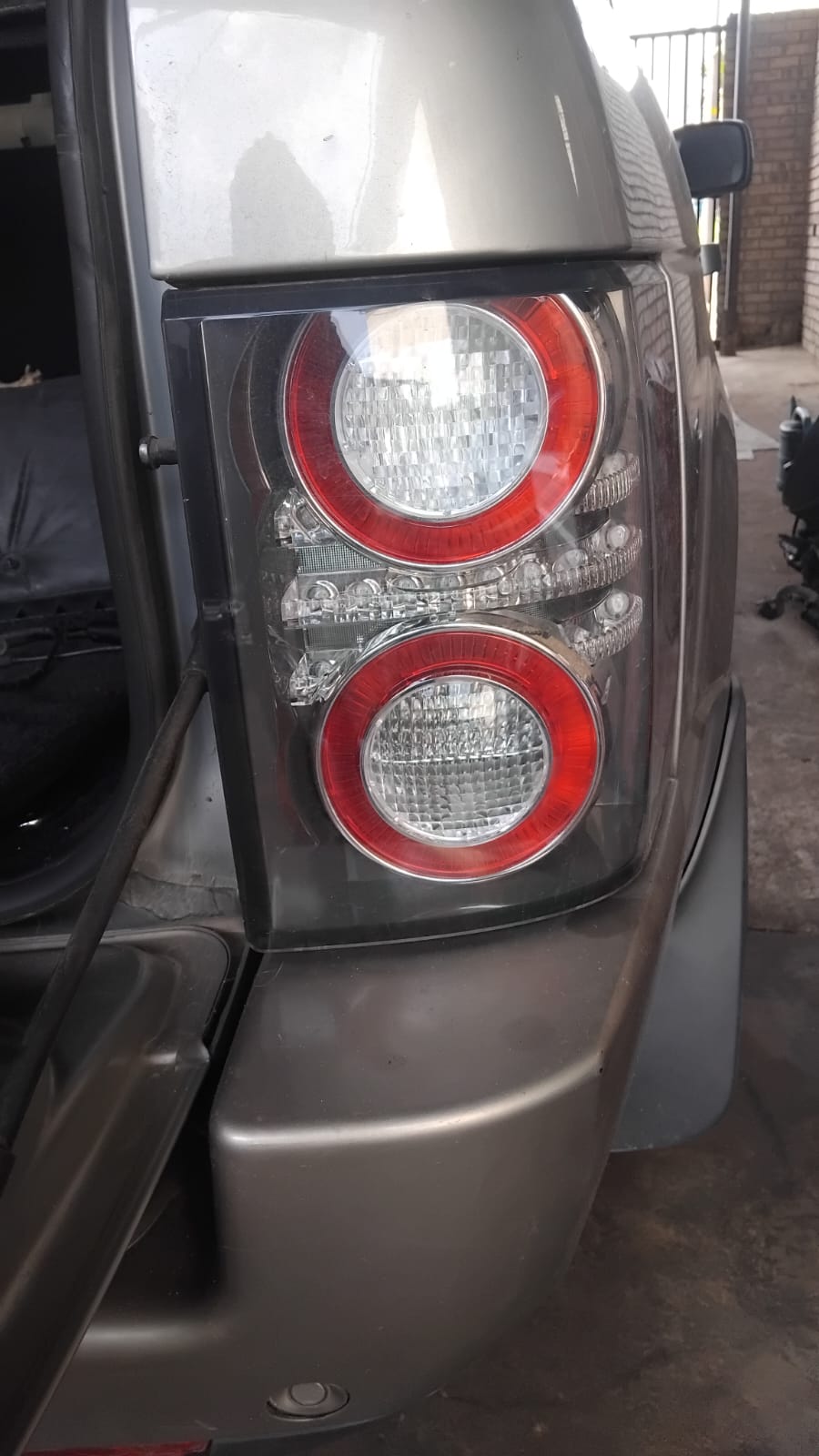 2010 Range Rover Vogue 5.0 V8 SC Tail light for sale - Private Seller