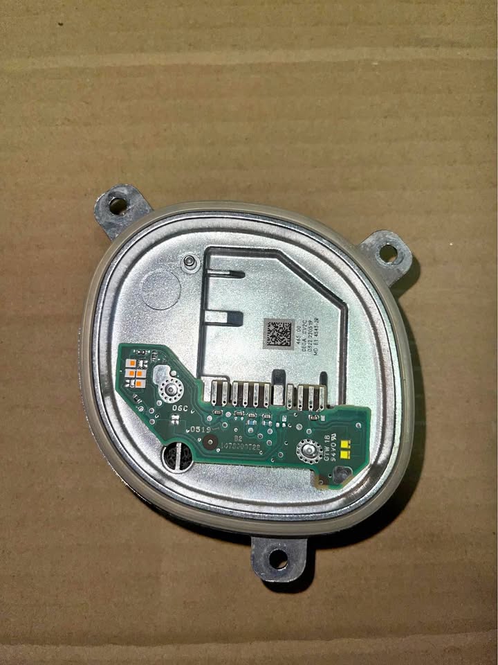 BMW G20 HEADLIGHT TURN SIGNAL MODULE (indicator module) - Private Seller BMW G20 HEADLIGHT TURN SIGNAL MODULE (indicator module) - Private Seller