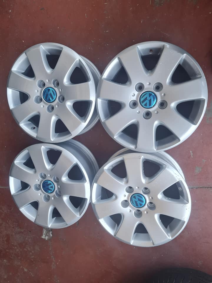 Vw T5,T6 original alloy mags size 16 aset