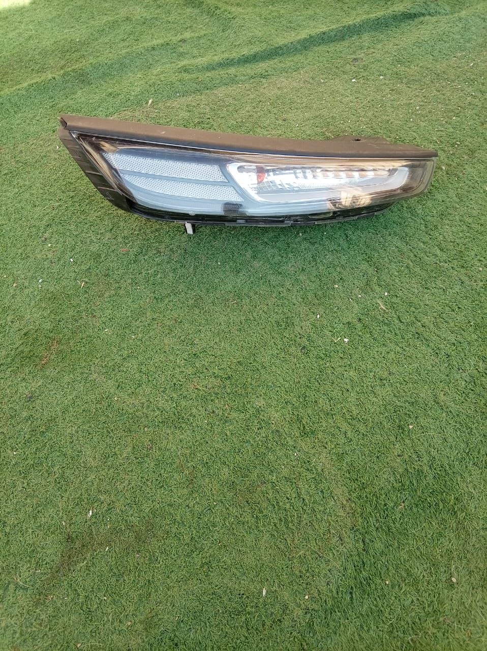 Hyundai Venue Headlight Left - Private Seller Hyundai Venue Headlight Left - Private Seller