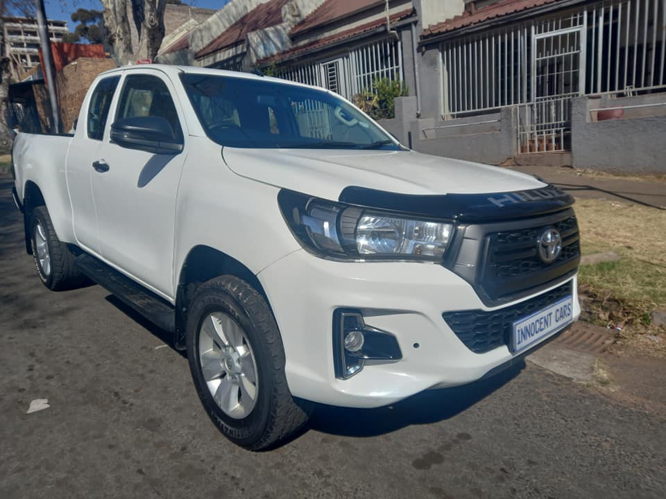 2020 TOYOTA HILUX EXTRACAB 2.4 GD6 DIESEL ENGINE, MANUAL, WHITE COLOR, MILEAGE 119,000KMS