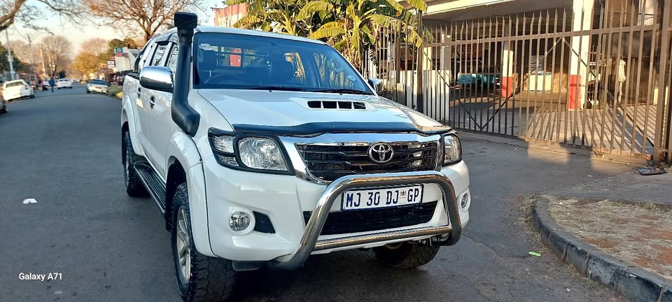 Toyota Hilux 3.0 D4d 4×4 double cab Automatic Diesel