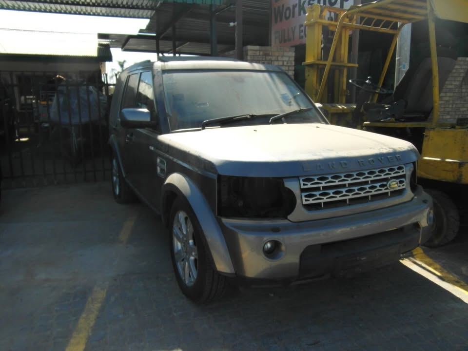 Land Rover Discovery 4 Bonnet for sale | AUTO EZI - Private Seller Land Rover Discovery 4 Bonnet for sale | AUTO EZI - Private Seller