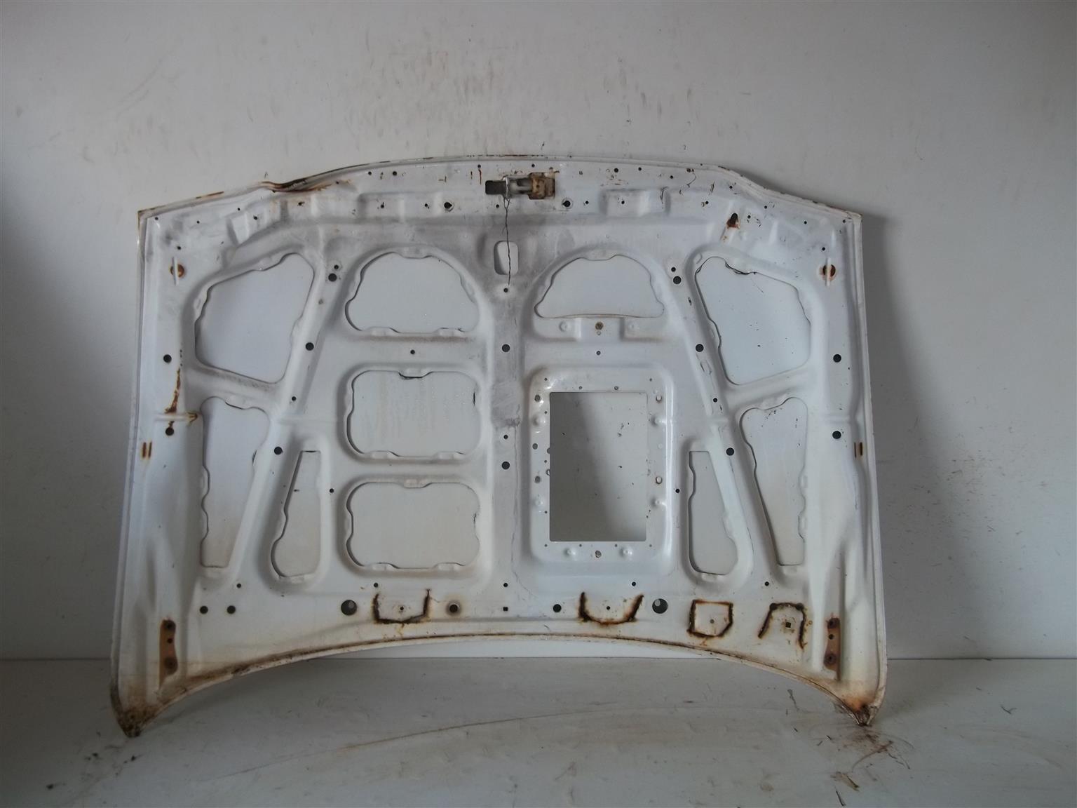 Mitsubishi Pajero bonnet - Private Seller Mitsubishi Pajero bonnet - Private Seller