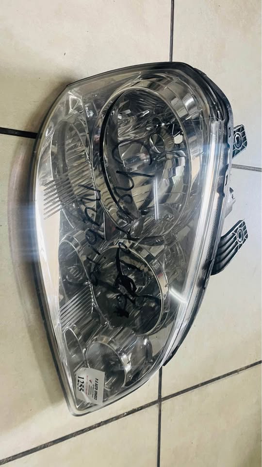Chevrolet Optra headlight - Private Seller Chevrolet Optra headlight - Private Seller