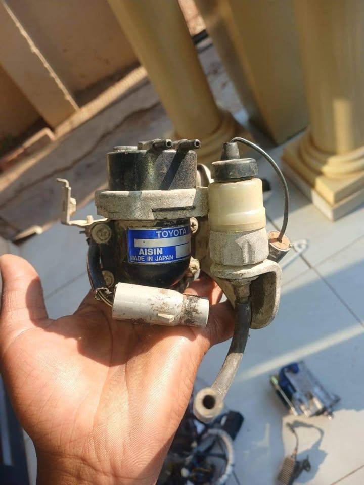 Toyota Cressida GLi 6 Petrol Filter - Private Seller