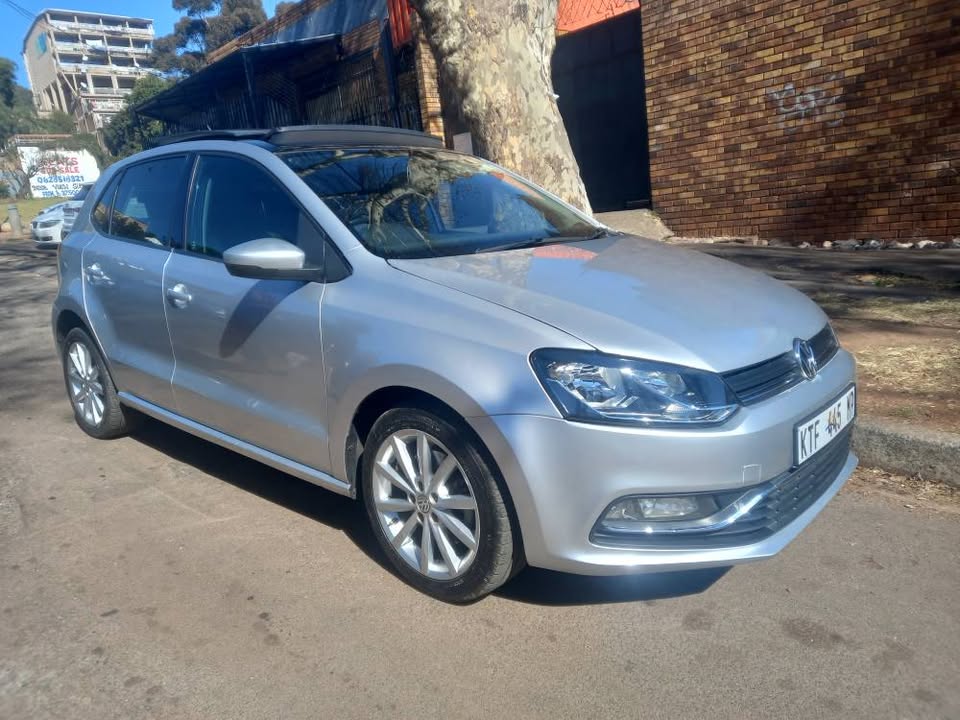 2016 VW Polo Tsi 1.2 Comfortline Petrol, Automatic, Sunroof, Silver, 83000kms