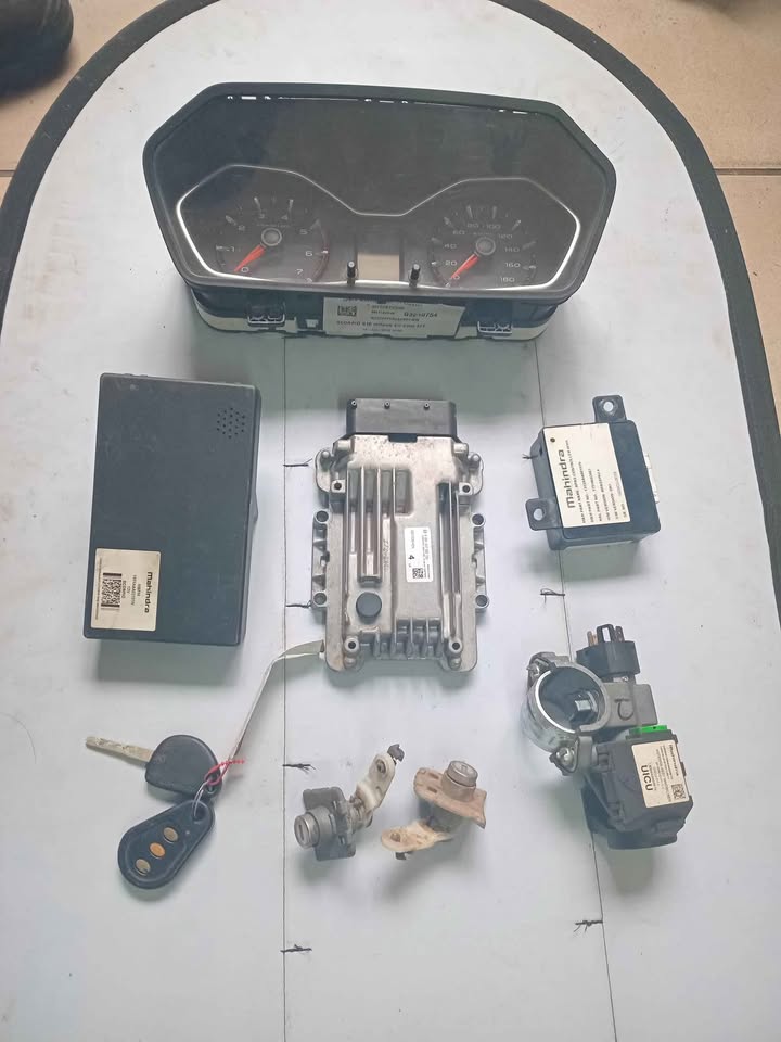 2017 Mahindra Scorpio 2.2 S10 lock set for sale - Private Seller 2017 Mahindra Scorpio 2.2 S10 lock set for sale - Private Seller