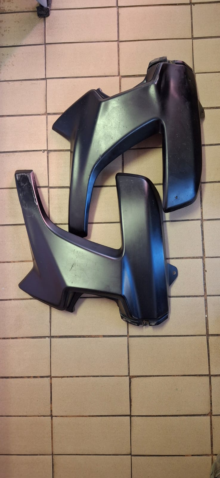 2019 ISUZU D MAX FRONT BUMPER MOULDING LEFT AND RIGHT FOR SALE IN GOOD CONDITION - Private Seller 2019 ISUZU D MAX FRONT BUMPER MOULDING LEFT AND RIGHT FOR SALE IN GOOD CONDITION - Private Seller