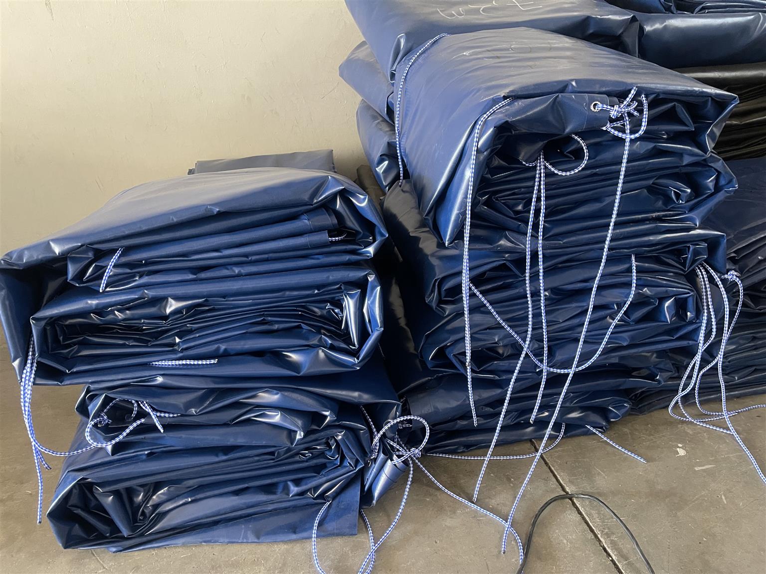HEAVY DUTY (700GSM) PVC TRUCK COVERS/TARPAULINS & CARGO NETS | Junk ...