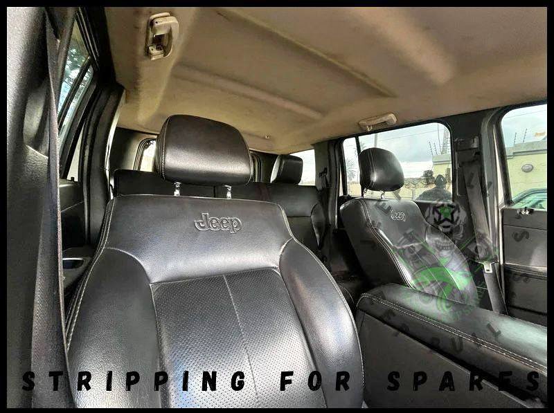 Jeep Cherokee KK: Seats (Used in excellent condition) - Private Seller Jeep Cherokee KK: Seats (Used in excellent condition) - Private Seller