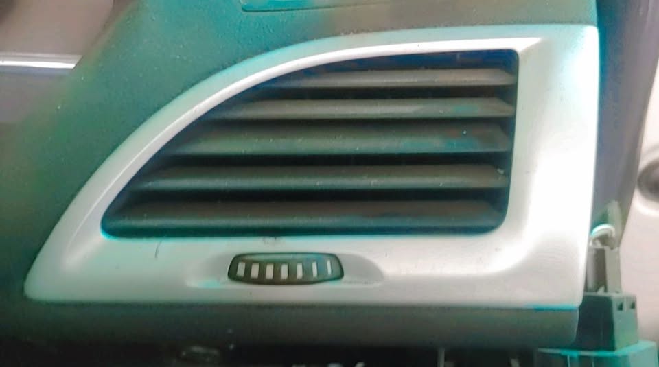 RENAULT MEGANE DCI RIGHT SIDE AIRVENT - Private Seller RENAULT MEGANE DCI RIGHT SIDE AIRVENT - Private Seller
