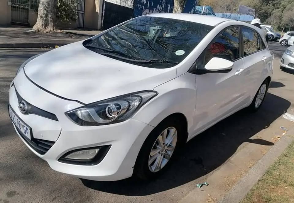 2015 HYUNDAI I30 MANUAL TRANSMISSION 1.6 IN EXCELLENT CONDITION