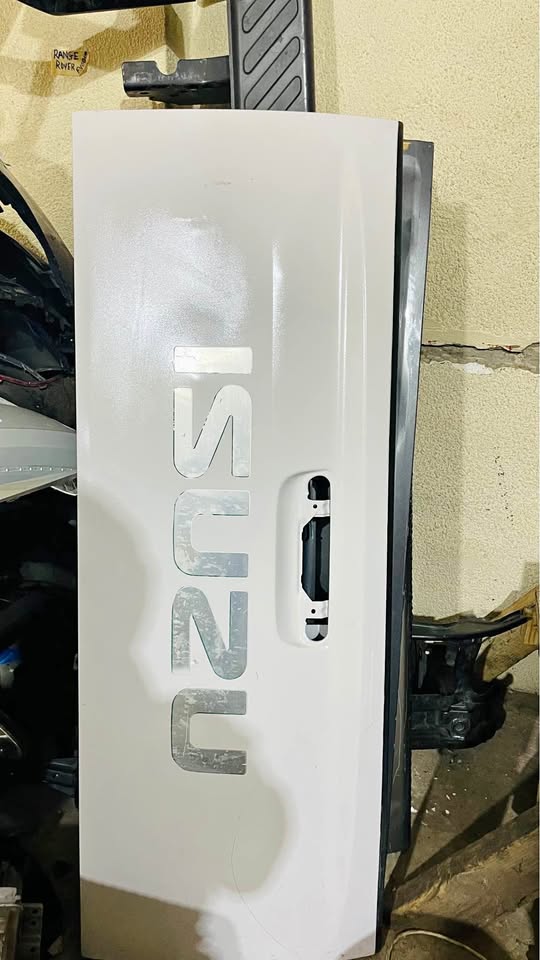 Isuzu D-Max tailgate - Private Seller Isuzu D-Max tailgate - Private Seller