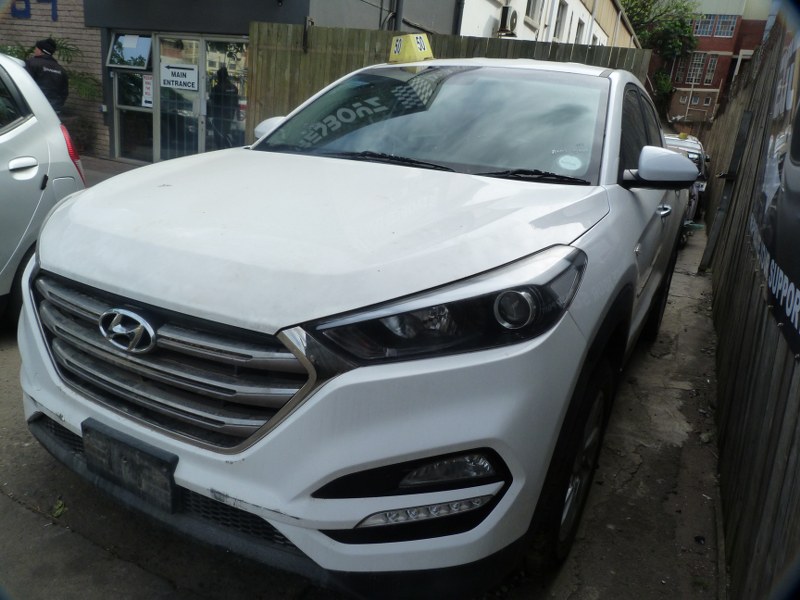 Hyundai Tucson 2.0 Premium Manual White - 2016 STRIPPING FOR SPARES - Private Seller Hyundai Tucson 2.0 Premium Manual White - 2016 STRIPPING FOR SPARES - Private Seller