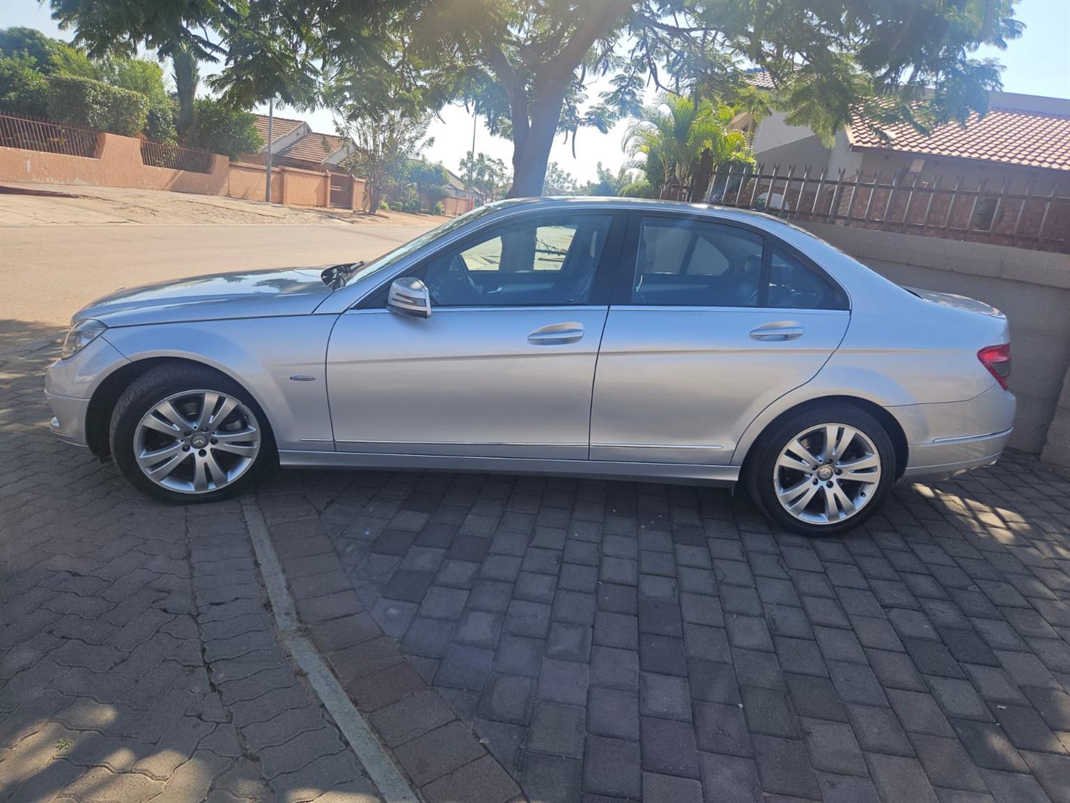2011 Mercedes Benz C200 CGI W204
