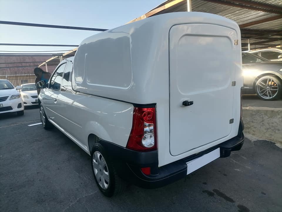 2019 Nissan Np200 1.6i Bakkie with a Canopy