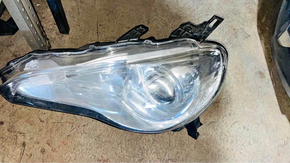 TOYOTA GT86 HEADLIGHT 2012/16 - Private Seller TOYOTA GT86 HEADLIGHT 2012/16 - Private Seller